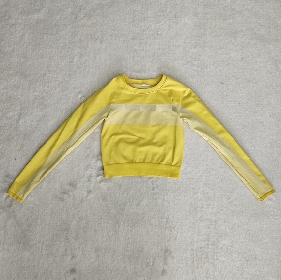 NEW Fabletics Yellow Seamless Cropped Top Size XS Activewear Colorblock Athletic - Picture 2 of 8